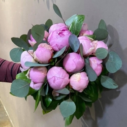 Bouquet rond de pivoines